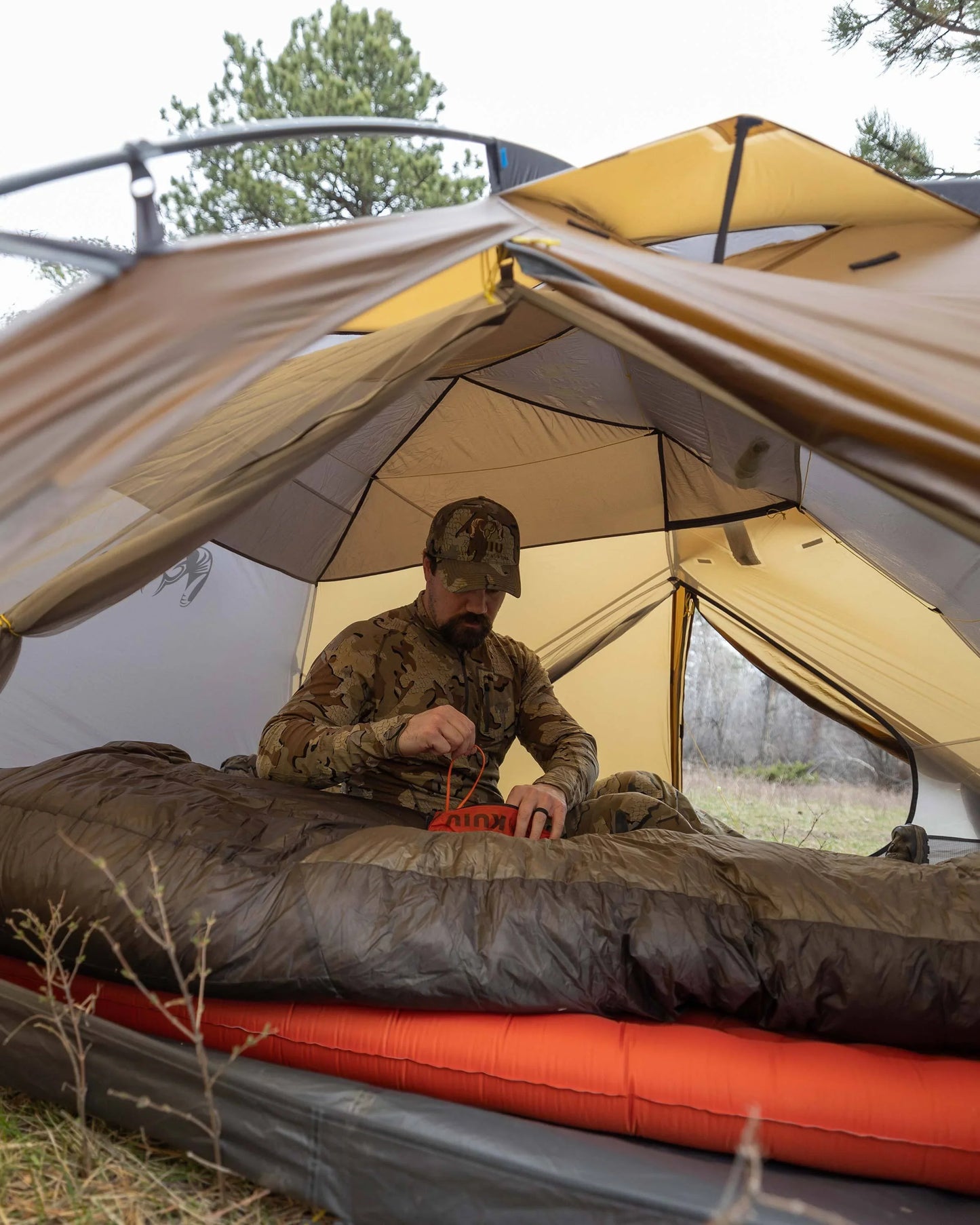 Mountain Star 3 Person Tent | Gunmetal-Camel