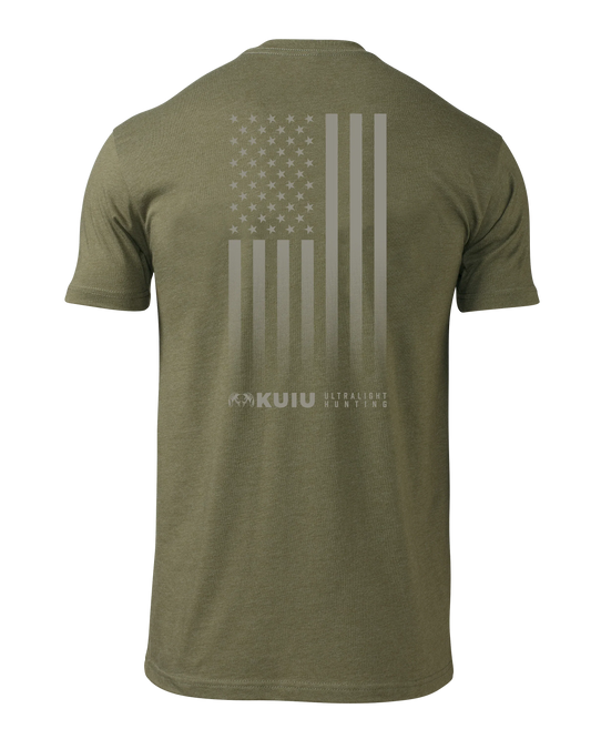 KUIU Vertical Flag Logo T-Shirt | Military Green